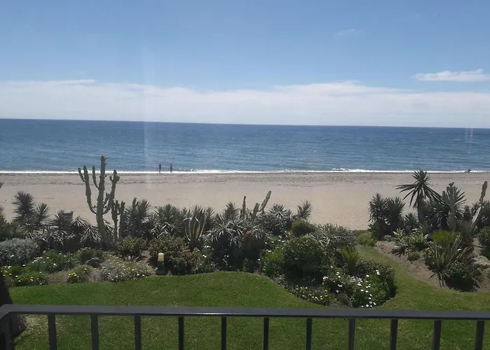 - Primera Linea De Playa Y Solarium Jo3 Apartment Estepona