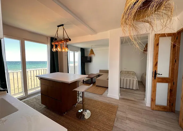 - Primera Linea De Playa Y Solarium Jo3 Estepona